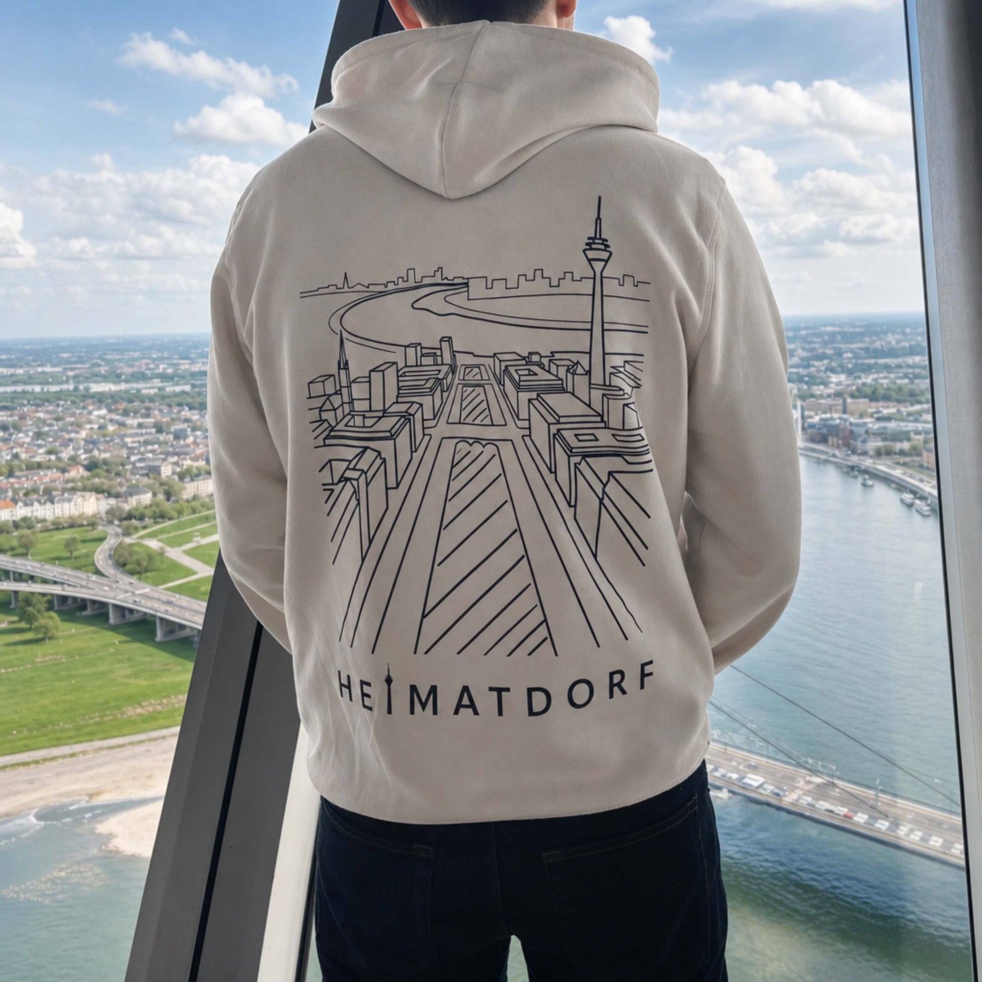 Modelfoto des HEIMATDORF Line Art Hoodies