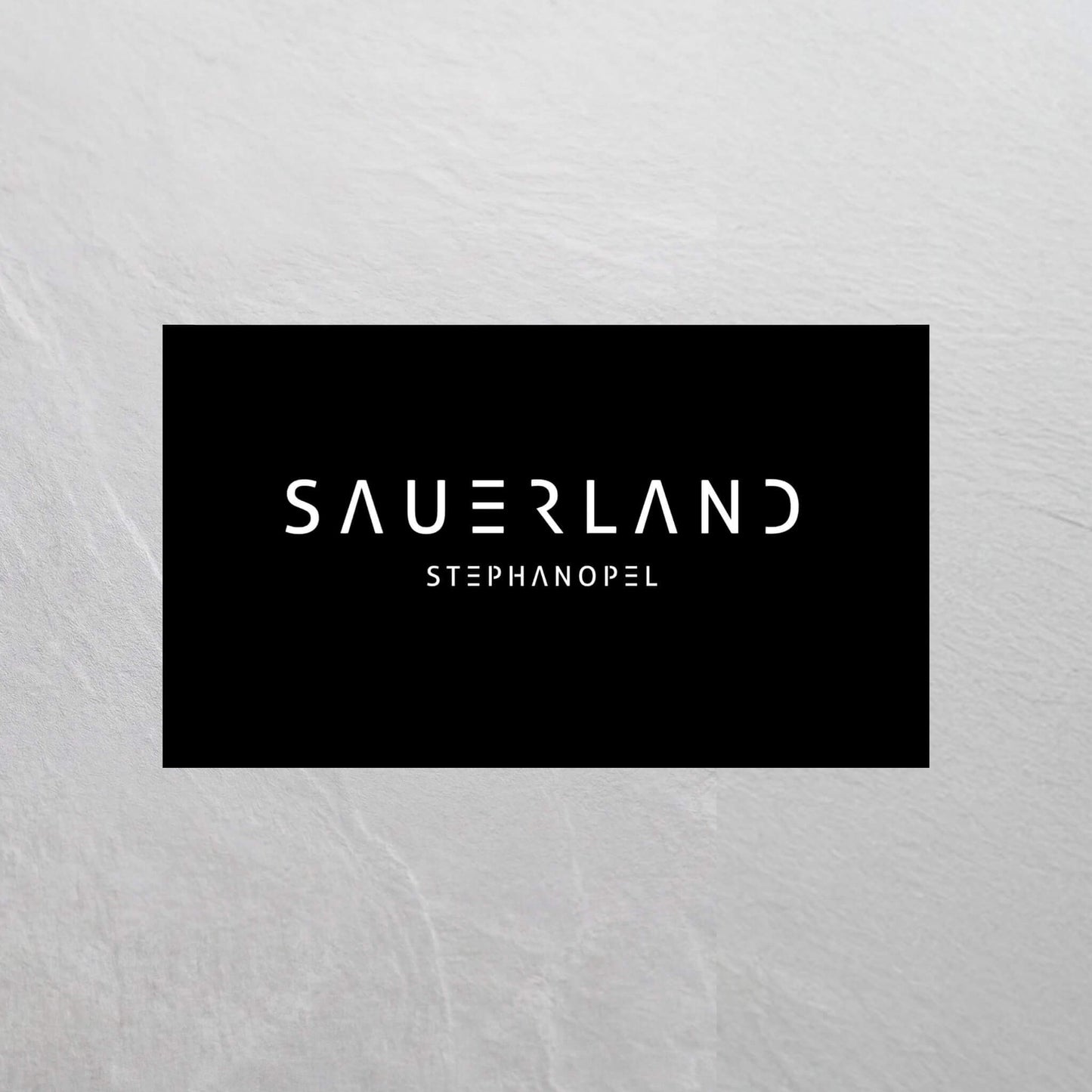 Sauerland Fahne in schwarz mit weißem Aufdruck Sauerland Stephanopel